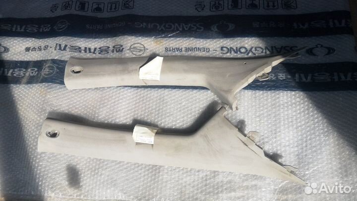 Обшивка передней стойки левая SsangYong Actyon New