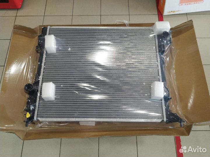 Радиатор охлаждения Nissan Qashqai J11 2013