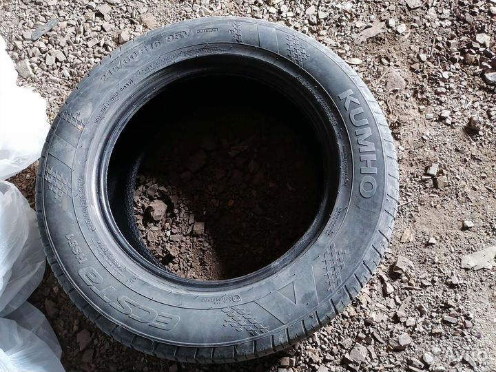 Kumho Ecsta HS51 215/60 R16