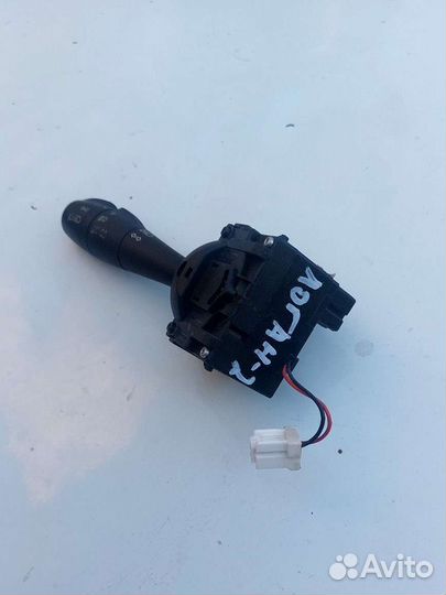 Переключатель поворотов. Renault Logan 2.2017г