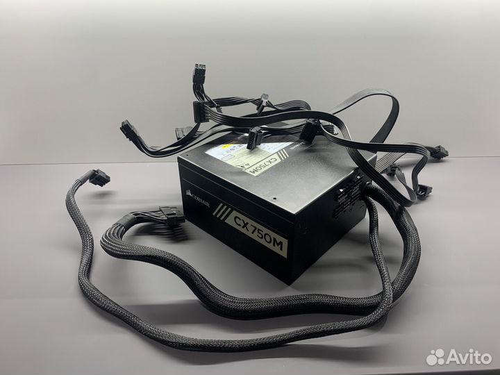 Блок питания corsair cx 750m (почти новый)