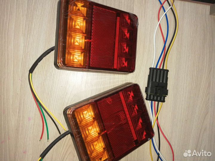 Задние фонари на легковой прицеп