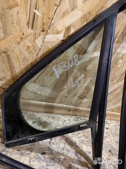 Стекло Двери Передней Левой Пежо 308 малое