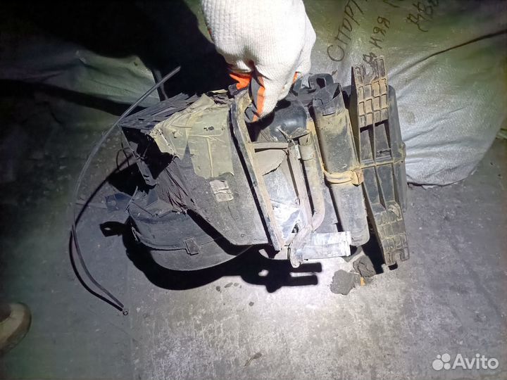 Корпус печки радиатора Nissan Atlas MH40