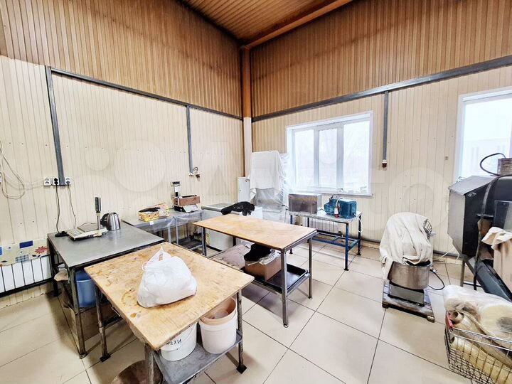 Цех с оборудование для пекарен