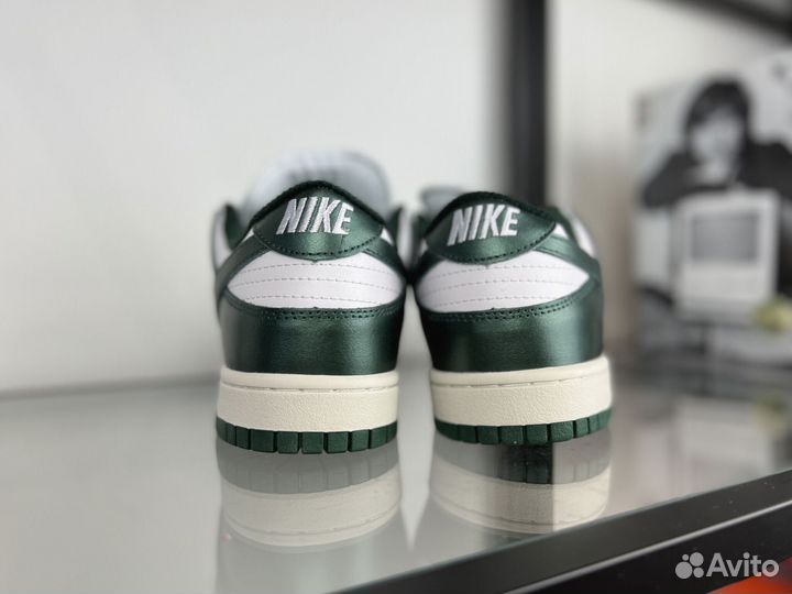 Кроссовки Nike Dunk Low 