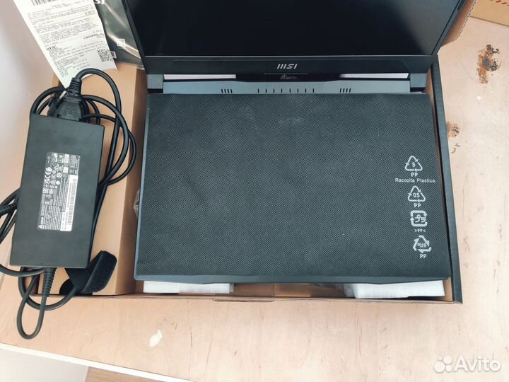 Игровой Ноут MSI GF66 katana i5-12450H\RTX3060