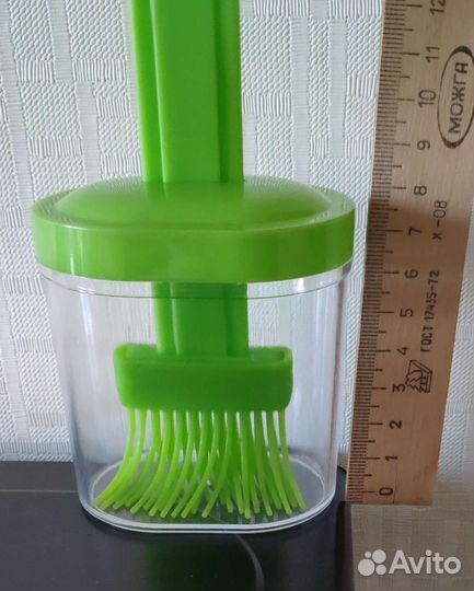 Кисть с банкой для масла