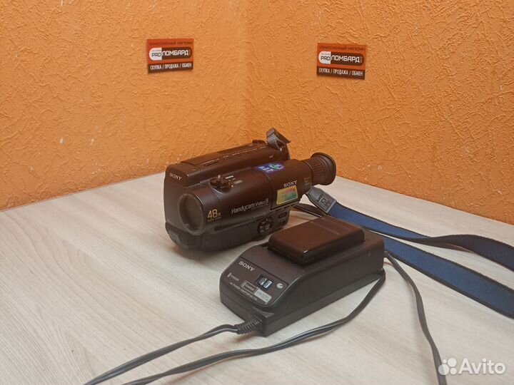 Видеокамера Sony ccd-tr490e