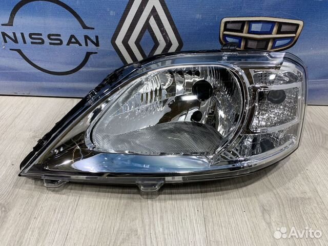 Фара Renault logan Лев