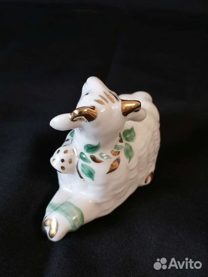 Фарфоровая фигурка 
