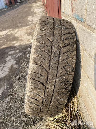 Bridgestone Ice Cruiser 7000S 215/65 R16 98