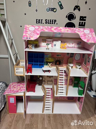 Домик для кукол с гаражом
