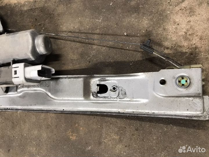 Стеклоподъемник передний левый Пежо 207