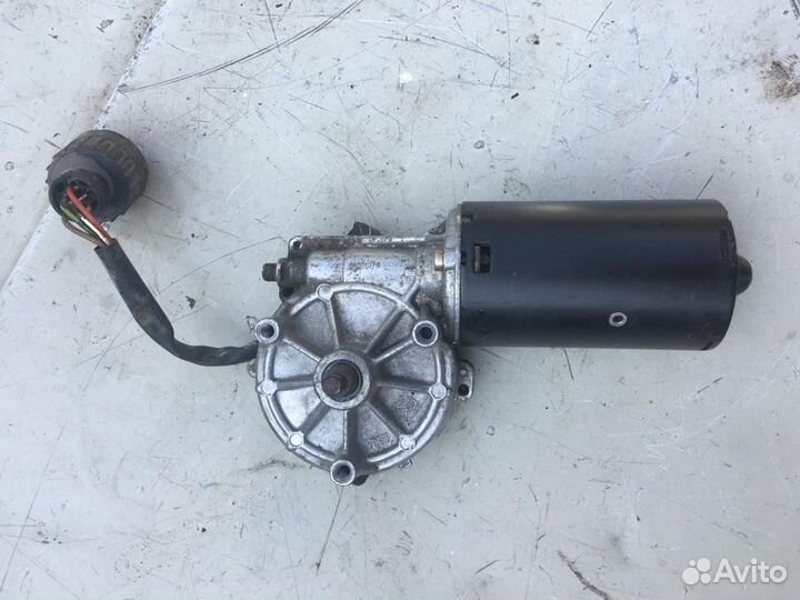 Моторчик стеклоочистителя передний бмв Е36