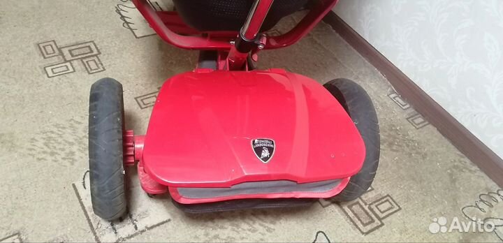 Детский трехколесный велосипед Lamborghini