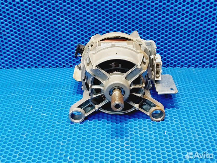 Двигататель стиральной машины Indesit