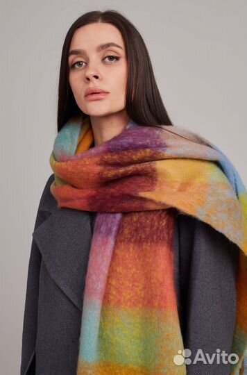 Женский теплый палантин