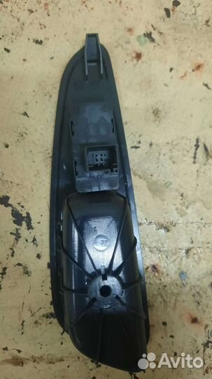 Блок стеклоподъемника вод/пас peugeot 308