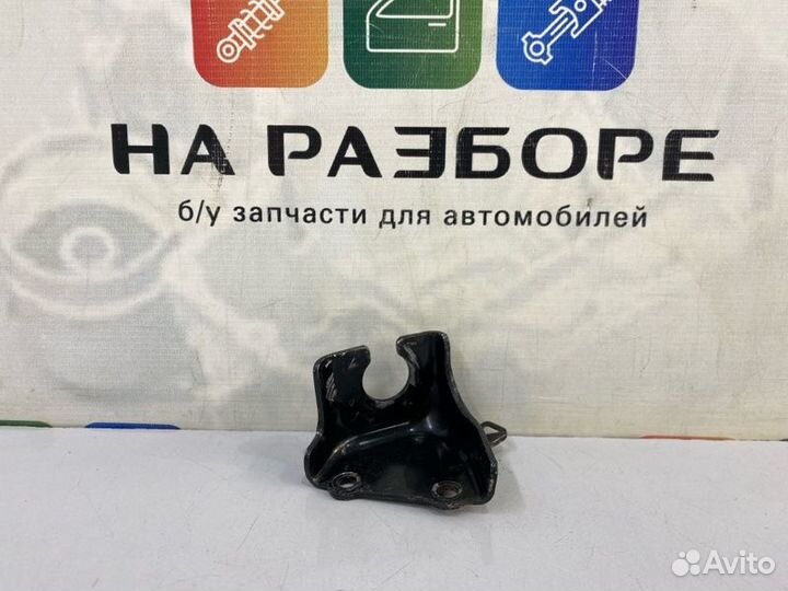 Кронштейн троса кпп Toyota Camry XV70 2AR-FE 2020