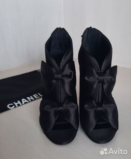 Сандалии Hermes/37 Ботинки CH/ 37.5C CH/ 37C