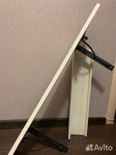 Полки настенные белые