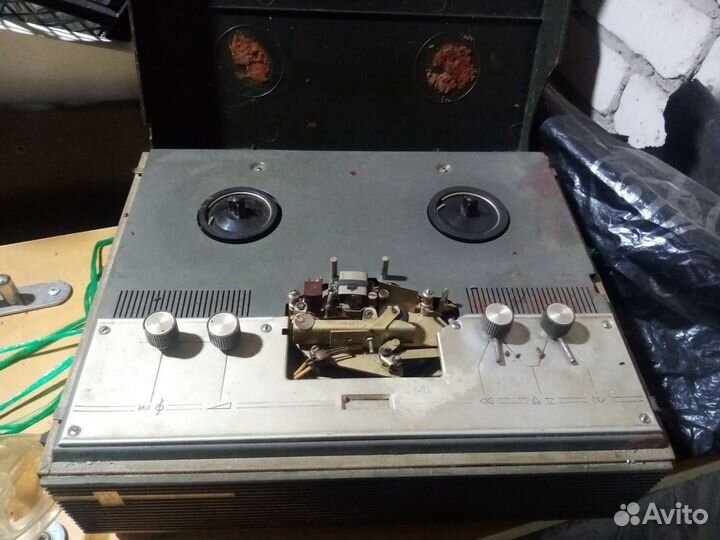 Катушечный магнитофон