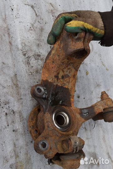 Ступица передняя правая Volvo XC70 3 2010