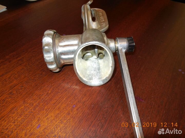 Мясорубка механическая