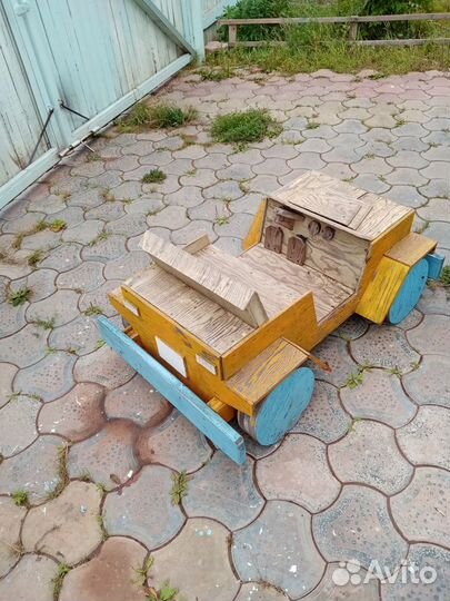 Продам детскую машинку