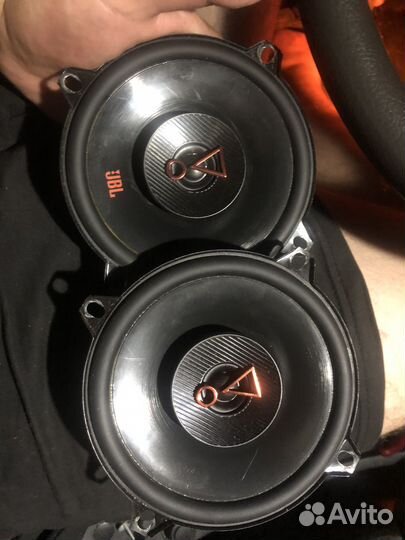 Колонки в авто JBL