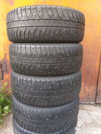 Bridgestone Ice Cruiser 7000 205/55 R16 92V