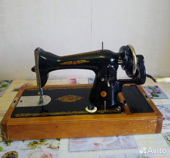 Машинка швейная