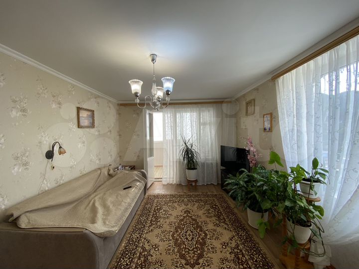 2-к. квартира, 43 м², 9/9 эт.