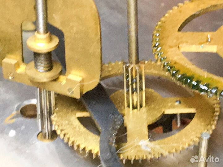 Часы напольные Янтарь колеса, рычаги