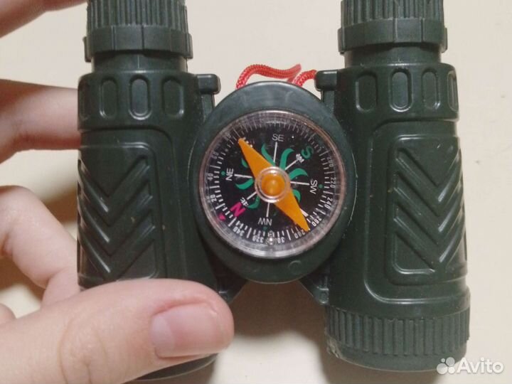 Игрушечный бинокль