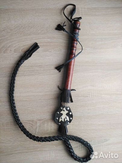 Плетка из натуральной кожи (кожа+дерево)