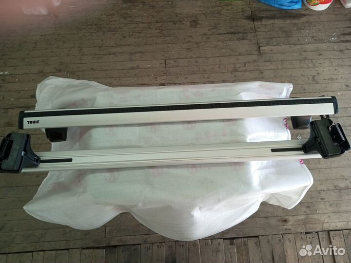 Багажник thule на гладкую крышу