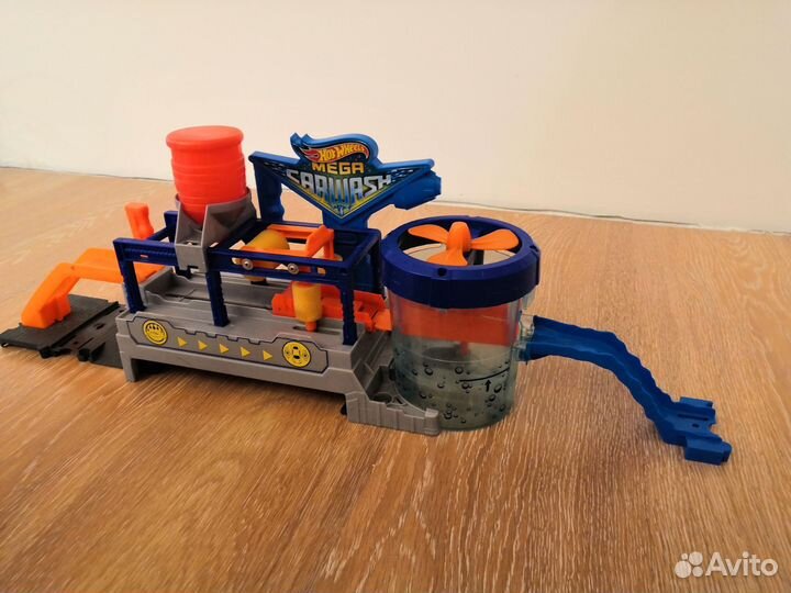 Hot Wheels Вулкан и автомойка