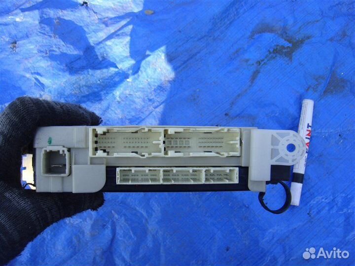 Блок предохранителей Toyota Prius ZVW30 2zrfxe