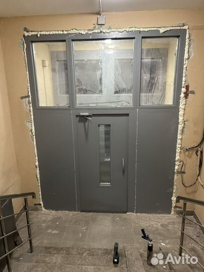 Дверь подъездная