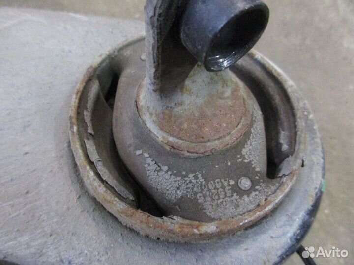 Рычаг задний продольный правый Kia Ceed 2012-2018