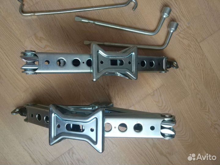 Домкрат Toyota RAV-4 Lexus RX2019-22 новый штатный