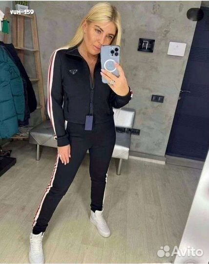 Костюм спортивный