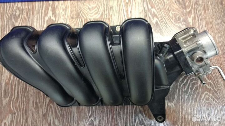 Впускной коллектор Тойота Авенсис т250