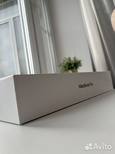 Macbook Pro M4 Pro 14/20 24GB 1TB из США