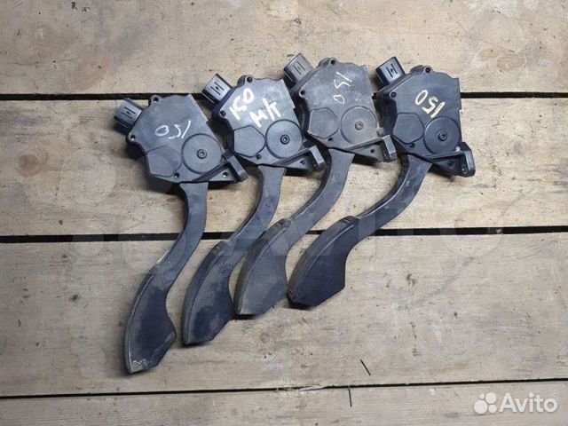 Педаль газа Toyota Corolla 150