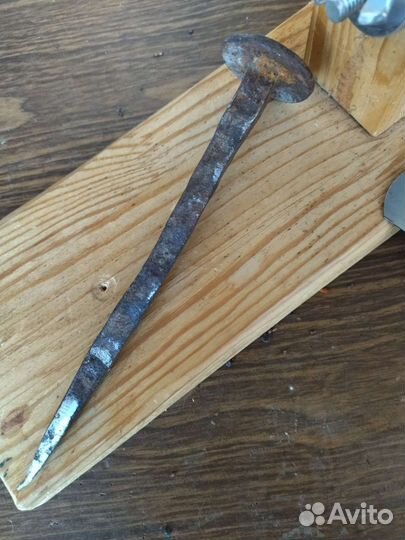 Гвоздь, костыль кованый старинный