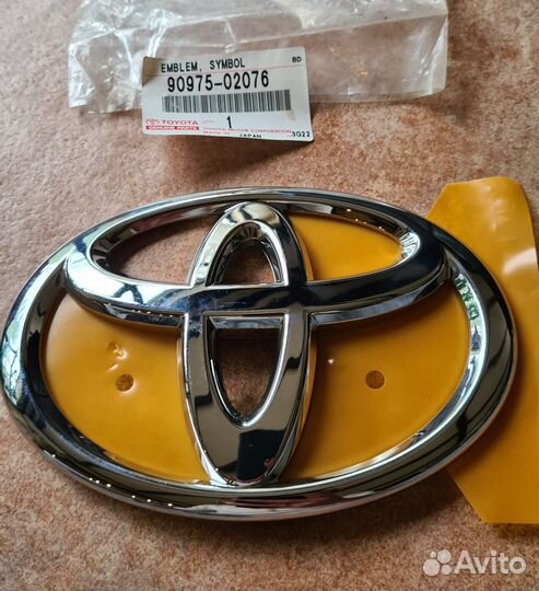 Эмблема Toyota