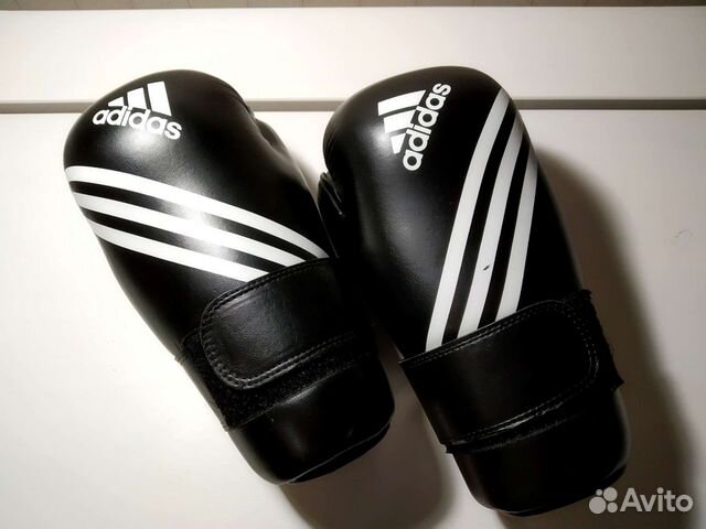 Боксерские перчатки adidas